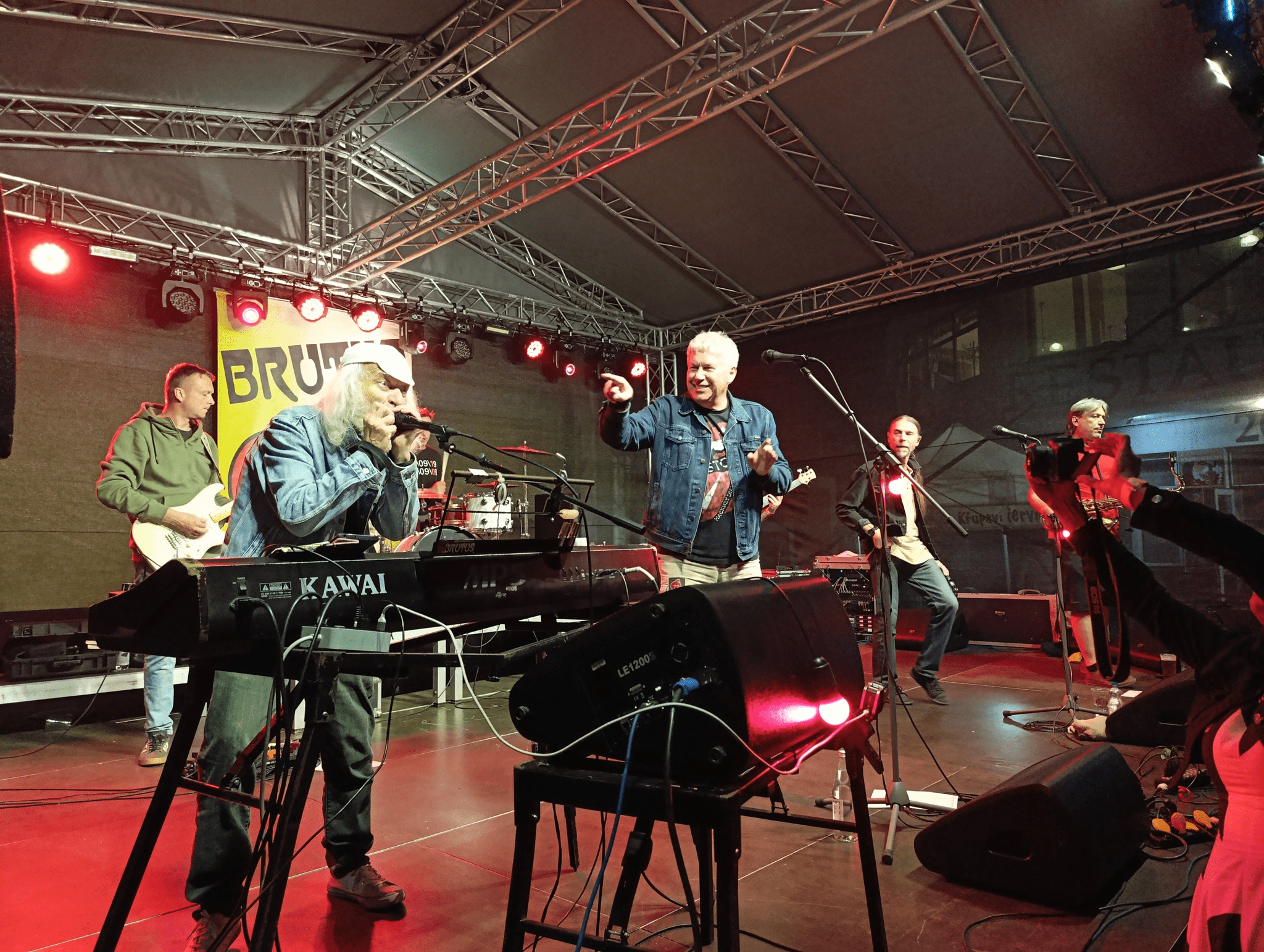 brutus_v_chebu_blackmailers_2025