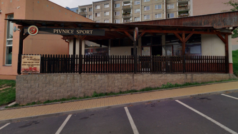 Pivnice Sport je již minulostí. Místo točeného piva se v objektu prodávají potraviny.